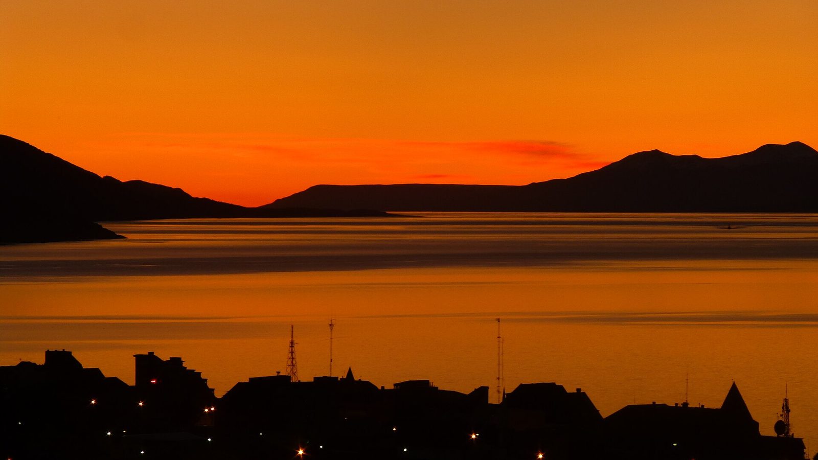 Amanecer en el Canal de Beagle P1050396.JPG